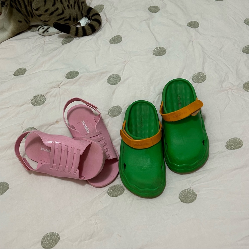 Mini Melissa Big Girls size 4 Lot of shoes